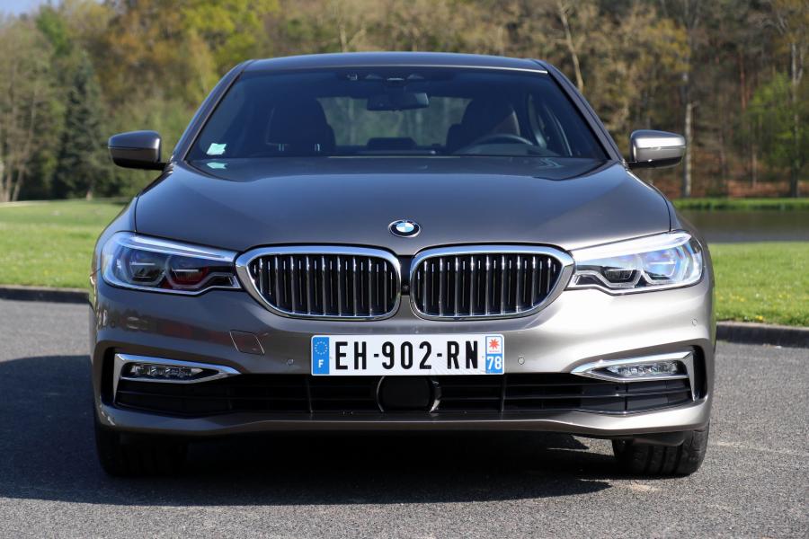  BMW 520d xDrive Sedan Luxury Line 2017 года  (WW) (фото 7 из 21)